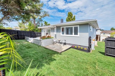 Photo of property in 1/46 Roberts Road, Glenfield, Auckland, 0629