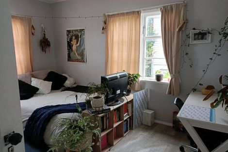 Photo of property in 9 Waiohua Road, Greenlane, Auckland, 1061