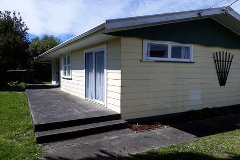 Photo of property in 9 Hardie Grove, Featherston, 5710
