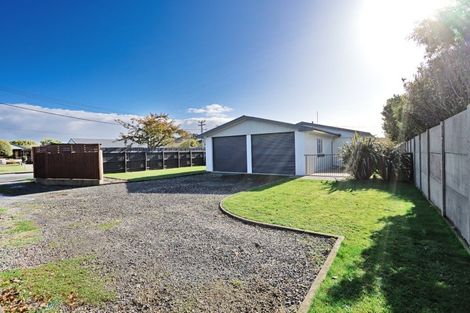 Photo of property in 27 Holloway Street, Waikiwi, Invercargill, 9810