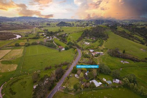 Photo of property in 438 Kaipara Coast Highway, Helensville, Kaukapakapa, 0871