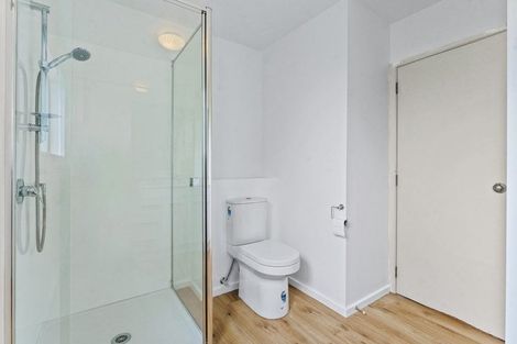 Photo of property in 3/14 Wernham Place, Northcote, Auckland, 0626