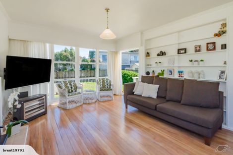 Photo of property in 19 Jeep Road, Raumati South, Paraparaumu, 5032