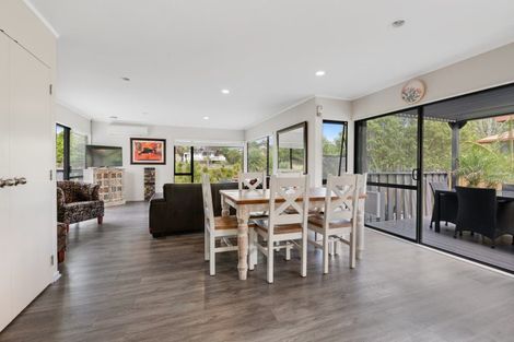 Photo of property in 70 Donald Street, Stanmore Bay, Whangaparaoa, 0932