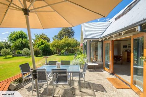 Photo of property in 16 Heuchan Lane, Wanaka, 9305