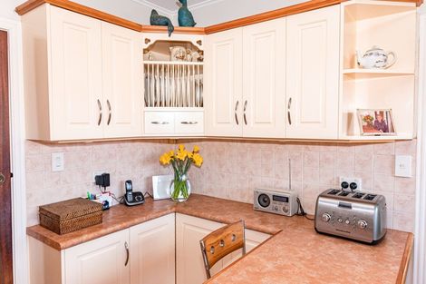 Photo of property in 27 Great North Road, Saint Johns Hill, Whanganui, 4501