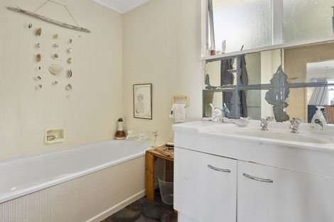 Photo of property in 60 Cliffs Road, Saint Clair, Dunedin, 9012