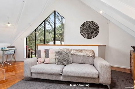 Photo of property in 1/17 Sandown Road, Rothesay Bay, Auckland, 0630