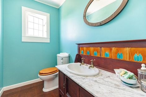 Photo of property in 50 Shakespeare Road, Bastia Hill, Whanganui, 4500