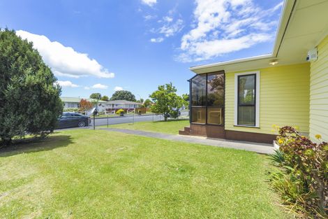 Photo of property in 24 Montmere Avenue, Te Atatu Peninsula, Auckland, 0610
