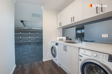 Photo of property in 42 Mcneil Street, Balclutha, 9230