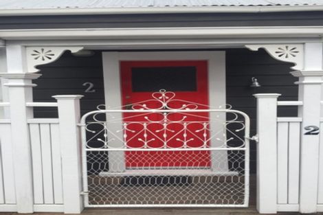 Photo of property in 2 Chaucer Road, Hospital Hill, Napier, 4110