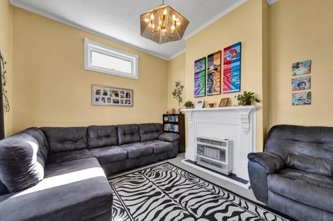 Photo of property in 30 Collins Street, Hawera, 4610