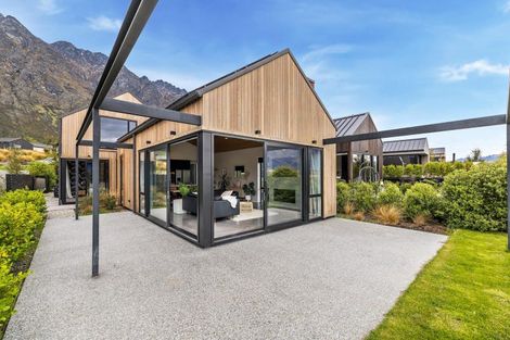Photo of property in 17 Double Cone Road, Jacks Point, Queenstown, 9371