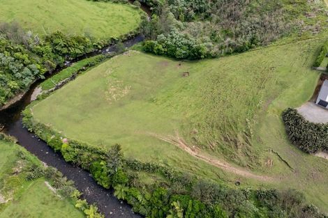 Photo of property in 253 Lwr Pitone Road, Pitone, New Plymouth, 4374