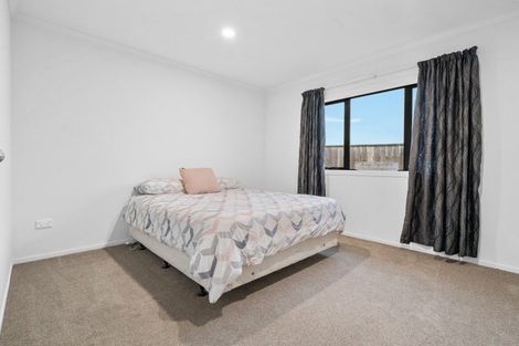 Photo of property in 1 Molesworth Street, Carterton, 5713