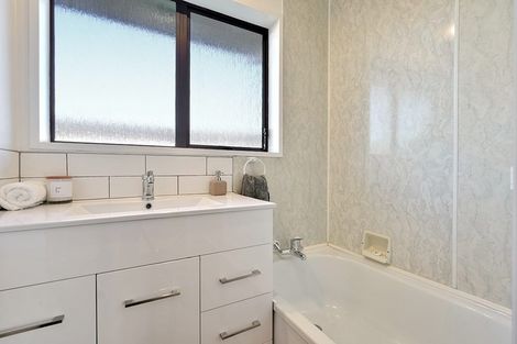 Photo of property in 2/282 Shirley Road, Papatoetoe, Auckland, 2025