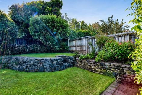 Photo of property in 2 Bronte Place, Whalers Gate, New Plymouth, 4310