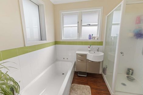 Photo of property in 68 Cloten Road, Stratford, 4332