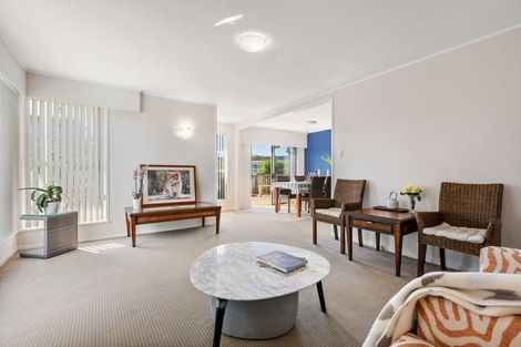 Photo of property in 10 Ellison Place, Pakuranga Heights, Auckland, 2010