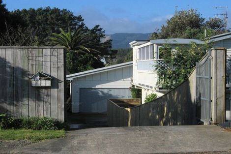 Photo of property in 18c Titoki Road, Waikanae Beach, Waikanae, 5036