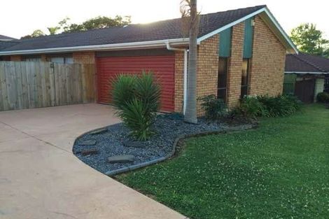 Photo of property in 21 Voltaire Court, Botany Downs, Auckland, 2010