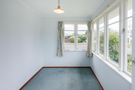 Photo of property in 2 Stoke Place, Awapuni, Palmerston North, 4412