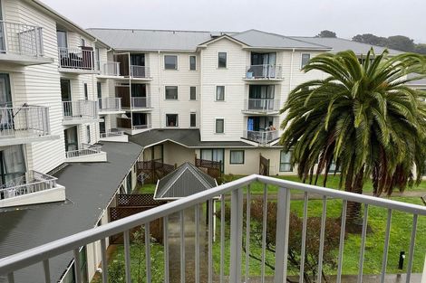 Photo of property in Palm Grove Apartments, 4/13c Palm Grove, Berhampore, Wellington, 6023