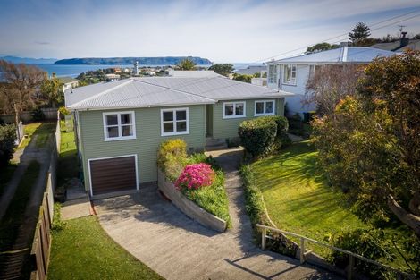 Photo of property in 5 Herewini Street, Titahi Bay, Porirua, 5022