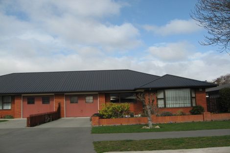 Photo of property in 2/1 Thorrington Road, Cashmere, Christchurch, 8022