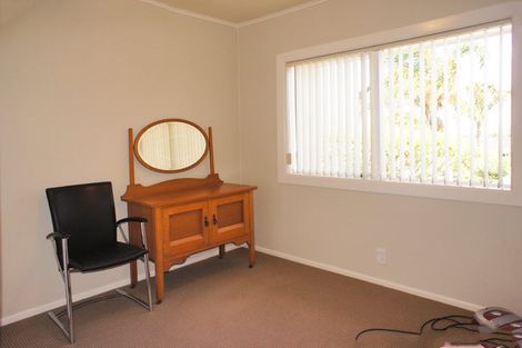 Photo of property in 1 Lewis Road, Pakuranga, Auckland, 2010