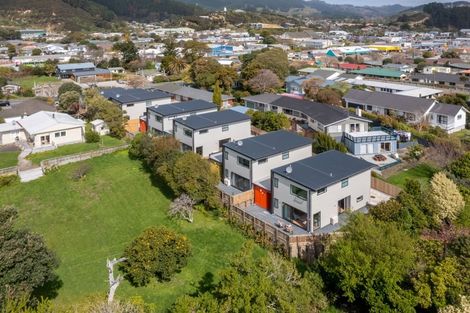 Photo of property in 77 Amohia Street, Paraparaumu, 5032