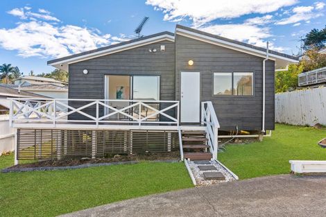 Photo of property in 2/135 Spinella Drive, Bayview, Auckland, 0629