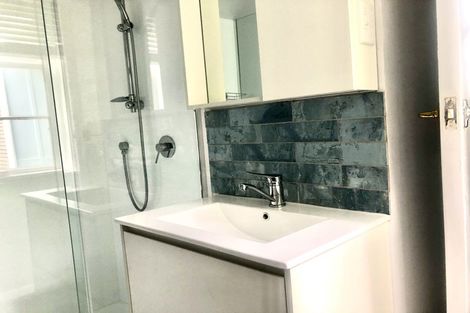 Photo of property in 46 Pekanga Road, Normandale, Lower Hutt, 5010