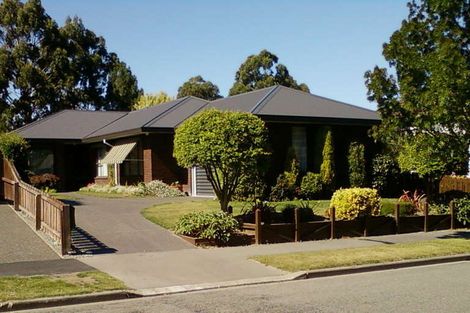 Photo of property in 38 Karnak Crescent, Russley, Christchurch, 8042