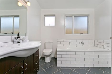 Photo of property in 22 Glastron Place, Bayview, Auckland, 0629