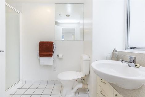 Photo of property in Terrace Heights Apartments, 2a/163 The Terrace, Wellington Central, Wellington, 6011