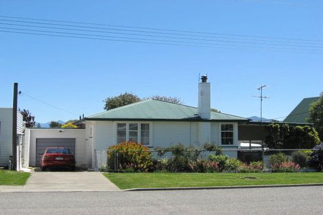 Photo of property in 16 Holdaway Street, Riversdale, Blenheim, 7201