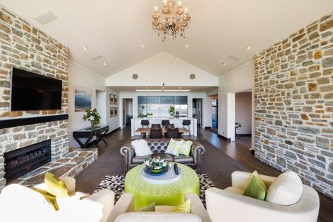 Photo of property in 21 The Strand, Fitzherbert, Palmerston North, 4410