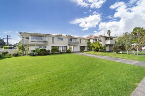Photo of property in 2/7 Westwell Road, Belmont, Auckland, 0622