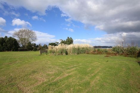 Photo of property in 61 Athenree Road, Athenree, 3177