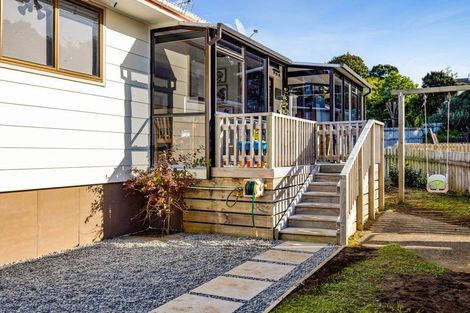 Photo of property in 6a Brixham Place, Merrilands, New Plymouth, 4312