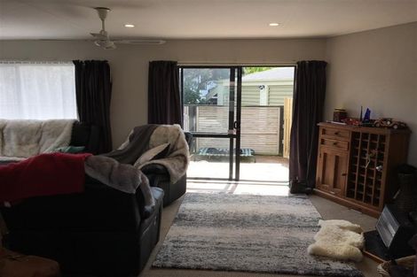 Photo of property in 97 Queens Road, Waikanae Beach, Waikanae, 5036