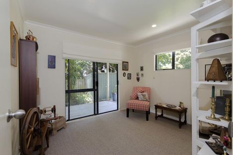 Photo of property in 99 Wade River Road, Stanmore Bay, Whangaparaoa, 0932