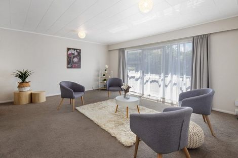 Photo of property in 10 Kahikatea Grove, Paparangi, Wellington, 6037