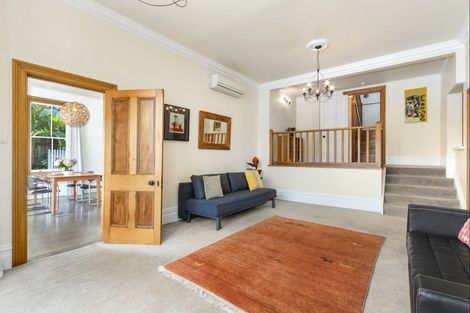 Photo of property in 21 May Avenue, Hospital Hill, Napier, 4110