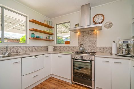 Photo of property in 42 Cholmondeley Crescent, Whitianga, 3510