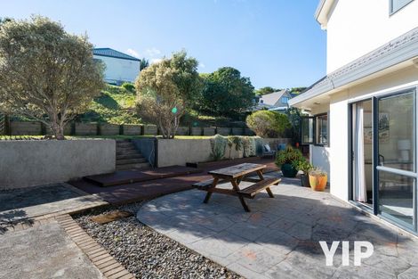 Photo of property in 13 Kilkelly Close, Tawa, Wellington, 5028