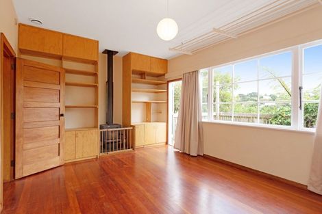 Photo of property in 2 Lambeth Road, Northland, Wellington, 6012