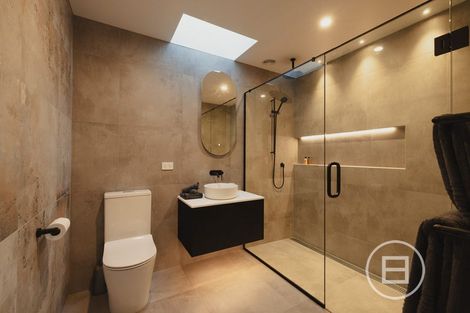 Photo of property in 7b Wakatipu Heights, Queenstown, 9300